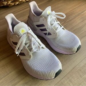 Adidas Women's Ultraboost Size 8 White Lavender Glittery Running Shoes